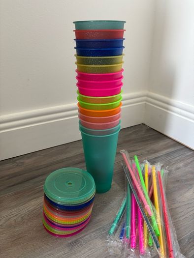 reusable cup with lid and straw