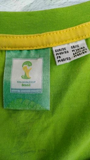 Official FIFA 2014 Brasil World Cup T-shirt  Size medium  Perfect condition  Print front and Back