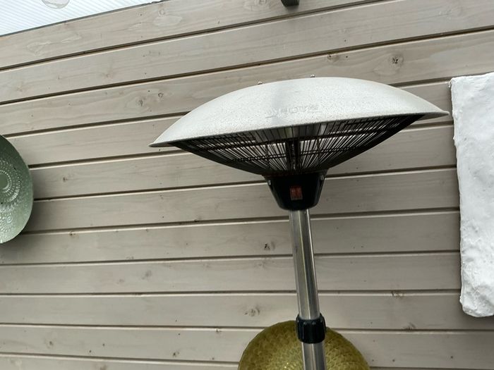 Free electric outdoor heater