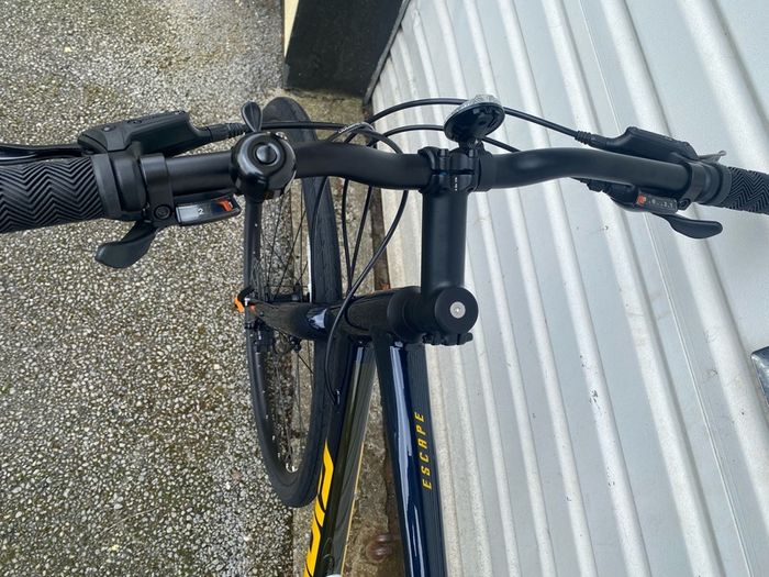 Giant Escape Disc 3 Hybrid 2026 Brand New