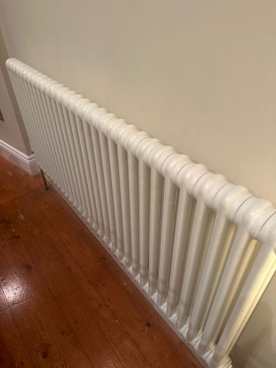Traditional White Column Radiator Excellent Condition