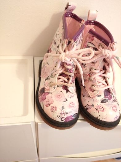 Funky girls boots size 22/ 5 uk price drop!