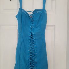 blue dress