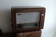 Vintage Dundrum Dublin Pye  P75 valve radio