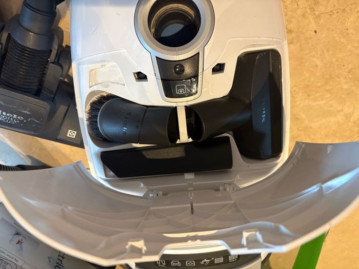 Miele vacuum for parts / repair