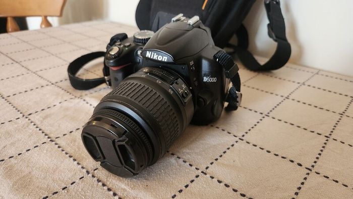 Nikon D5000