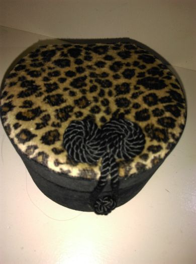 Velvet Round Jewellery Box