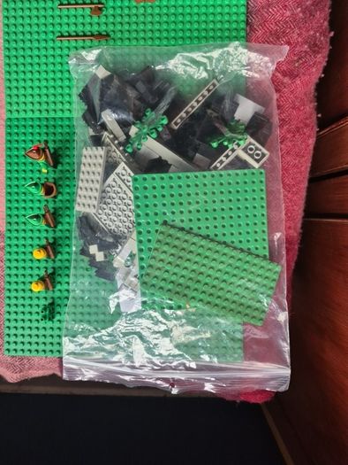 Lego Forestmen Camouflaged Outpost vintage set 6066