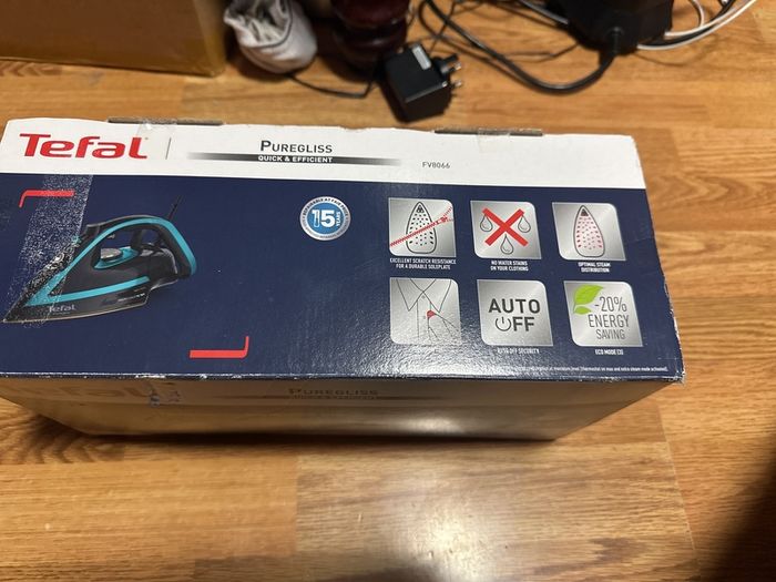 Tefal 3000W Puregliss Steam Iron | Black/Blue