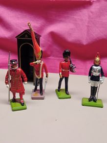 Vintage 1988,1990  W.britain Metal/led Toy Soldiers
