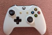 Xbox One S controller