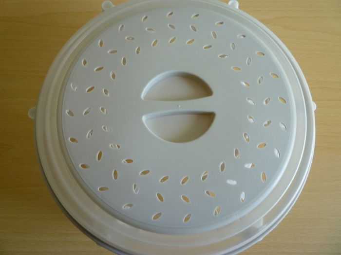 Microwave Plate Stacker & Collapsible Cover. Heat Up To 3 Dinners At Once. Excellent Condition. All fold flat for easy storage