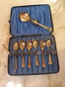 Fruit spoons, need cleaned, hence price, D18 post 6e