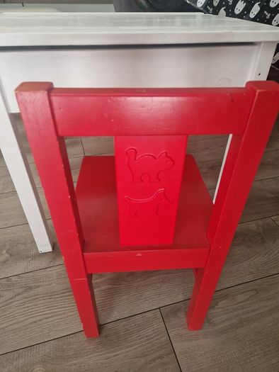 Kids desk and chair