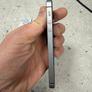 iPhone SE - A1723 Image 4