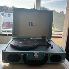 Record Player/ Turntable