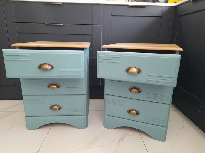 Bedside lockers