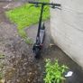 Selling an electric scooter Bogist C1 Pro. It turns on, charges well, and brakes work properly. Top speed is currently around 16 km/h. Image 2