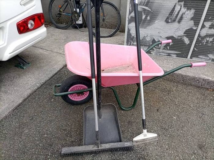 wheelbarrow