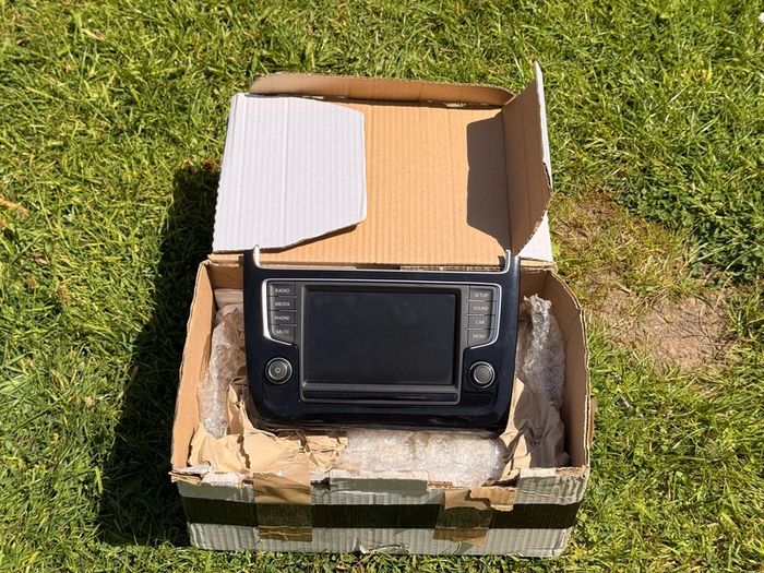 Genuine VW Polo GTI 6C Discover Media Head Unit 6C0919603 + Piano Black GTI Surround