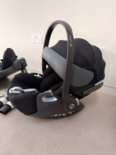 Cybex Cloud Z Car Seat and Base