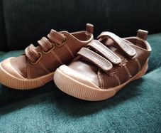 Brown Trainers   Junior 7