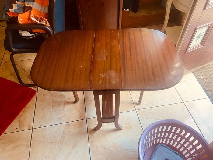 folding table