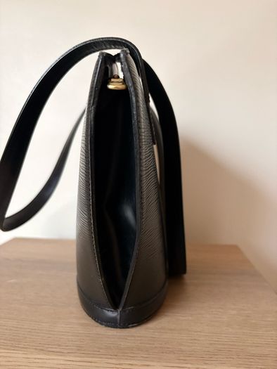 Authentic Louis Vuitton Epi St. Jacques black