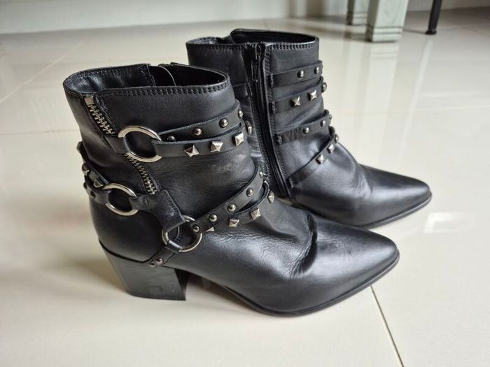 Clarks ancle boots - black
