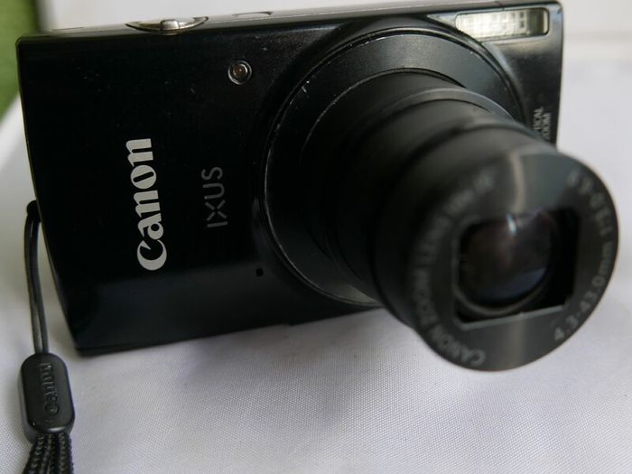 Canon IXUS 190 Compact 20 MP Digital Camera, 1/2.3 Inch, CCD, 5152 x 3864 Pixels Working HD Wi-fi +SD card and charger