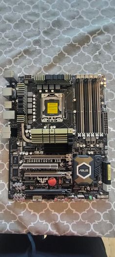 ASUS Sabertooth X58 - TUF Series Motherboard - LGA1366