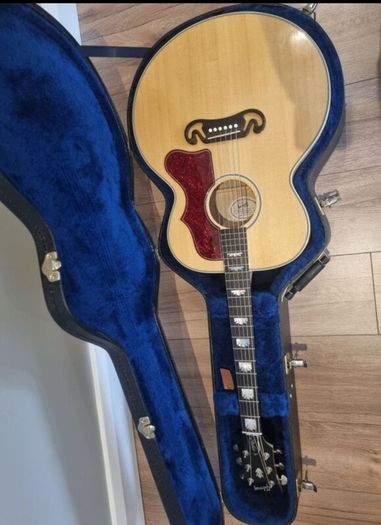 Gibson SJ200