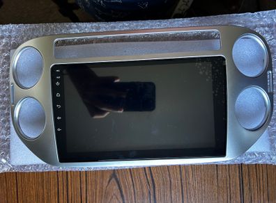 Brand New Volkswagen Tiguan Android Touchscreen Head Unit (Wireless CarPlay & Android Auto)