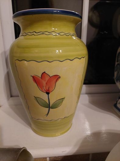 Pretty vase