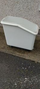 Heavy-duty commercial rolling utility bin in good used condition. Made from durable molded plastic with four heavy-duty swivel casters for easy movement. This is the bin only and does not include the original lid/top.handy for bottle bin,for man cave etc