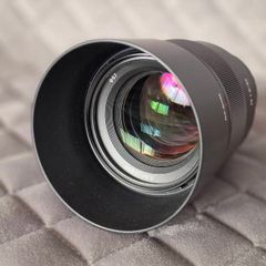 Sony Sel Fe 85mm F1.8 Syx Lens