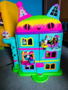 Gabby's doll house