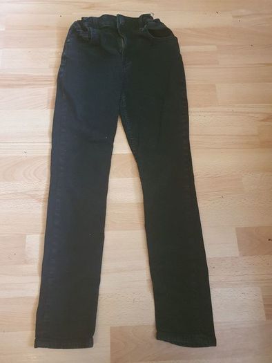 Jeans 2 Pair from River Island .. Age: 11 years ..  Colour: Black .. Now Reduced 10.00euro for Both