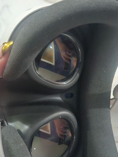 Meta Quest 3 VR Headset (With Controllers and charger) - 512GB