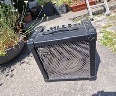 Roland Cube 30