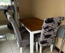 kitchen table and Chairs