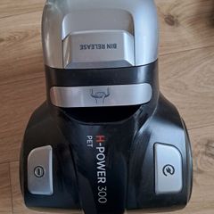 Hoover pet vacuum cleaner.