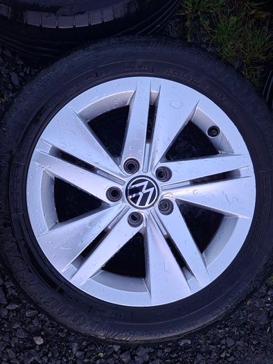 16" Genuine Vw Alloys with tyres