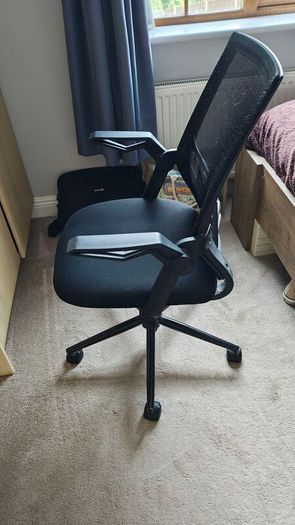 Free desk chair ASPERUP from Jysk