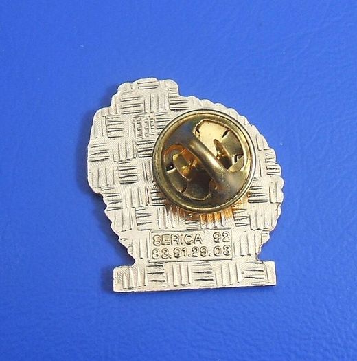 DIJON GRAND PRIX 1992 (Total Oils) - a Formula 1 car racing promotional badge issued by Total Oils of France