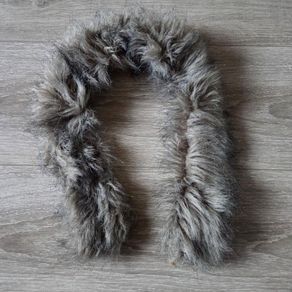 Grey faux fur collar