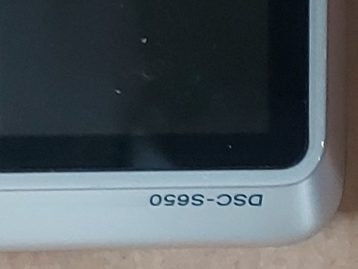 Sony Cyber-Shot Model DSC-S650, 7.2 Megapixels, Takes 2 x AA Baterys, in excellent working and cosmetic condition