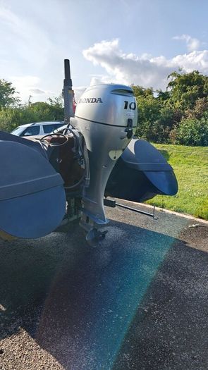 Boat, Engine and Trailer - Pioneer Steady 400