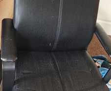 Free office chair . Needed to go asap