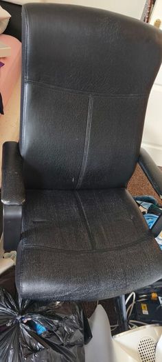 Free office chair . Needed to go asap